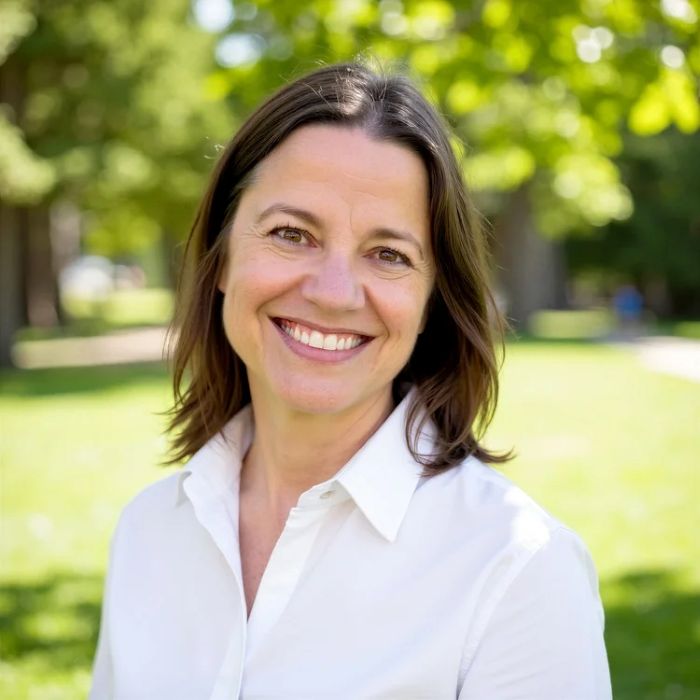 Kristine Castagnaro, Mosaic Senior Transitions